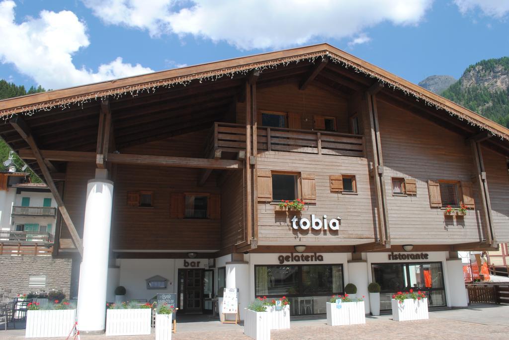 Bed & Breakfast Garni Tobia Campitello di Fassa Exteriör bild