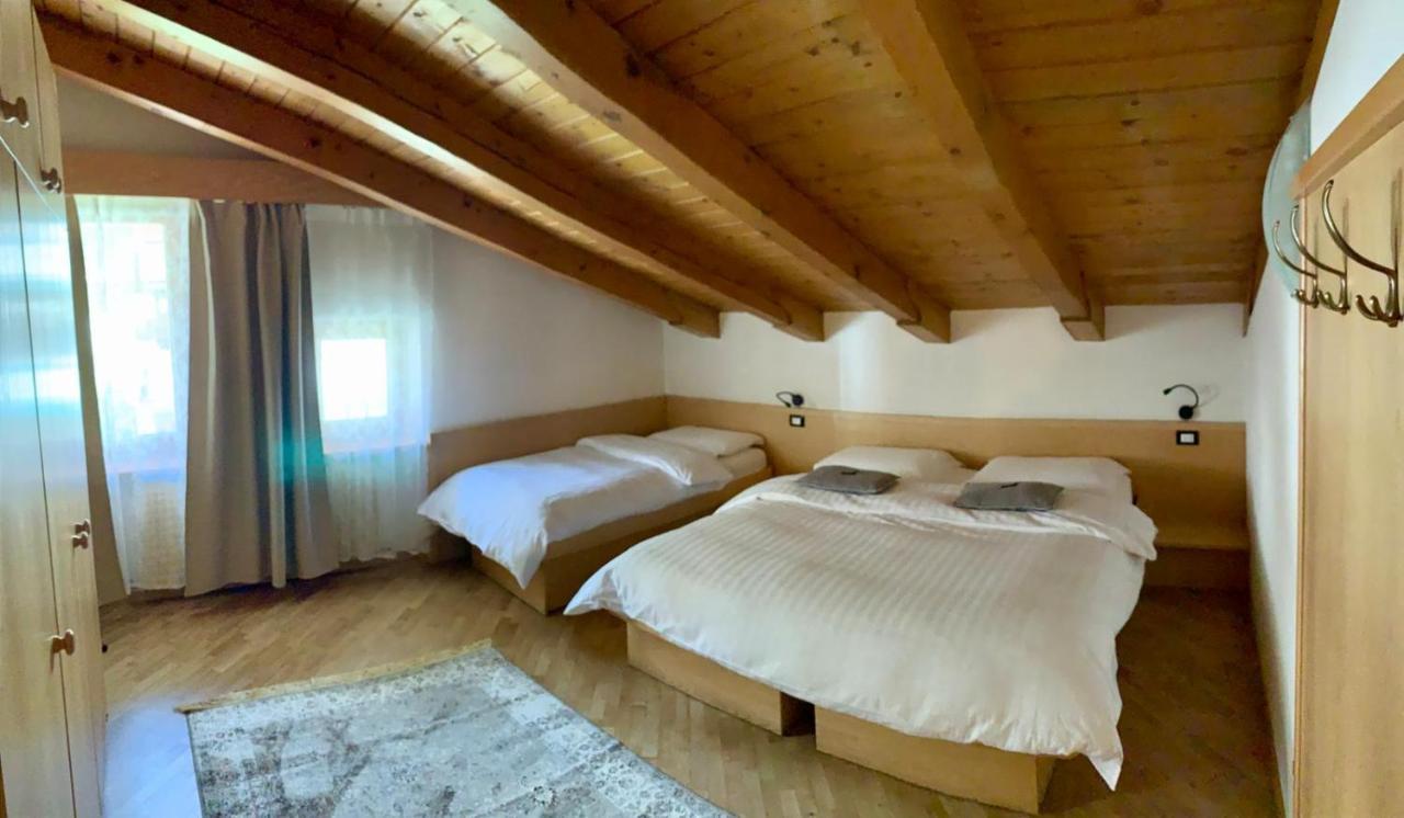 Bed & Breakfast Garni Tobia Campitello di Fassa Exteriör bild