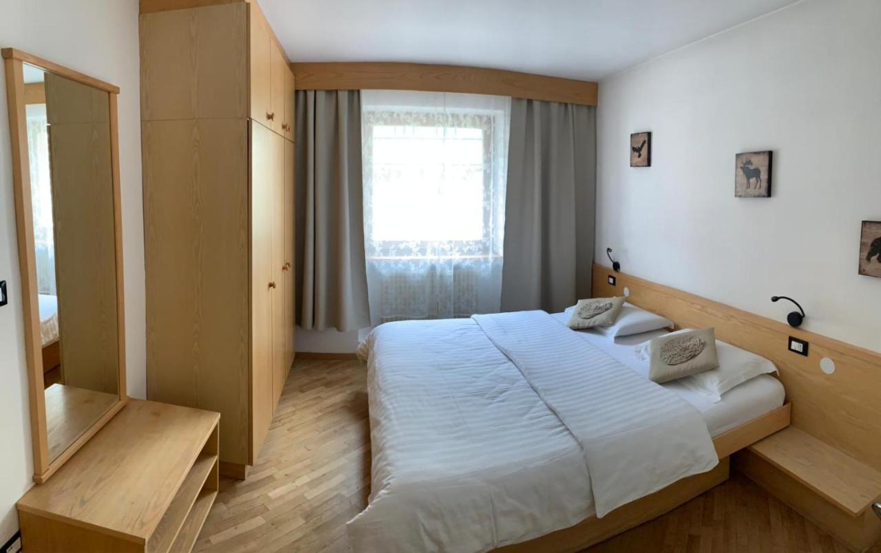 Bed & Breakfast Garni Tobia Campitello di Fassa Exteriör bild